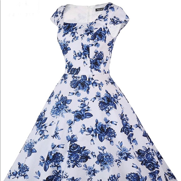 Kuvant - 1950’s Retro Style Scoop Neck Cocktail Dress in White & Blue Floral - Picture 11 of 16